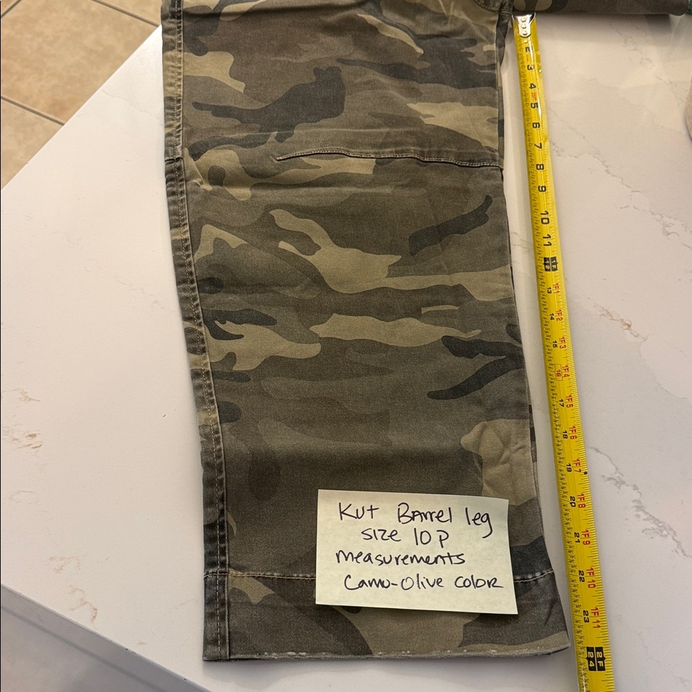 NWOT KUT from the Kloth Women's Ashton High rise Wide Leg Barrel, Camo in Olive - Picture 16 of 16